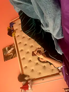 Flossy Vettie online show from 10.07.25