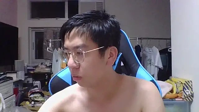 Snapshot of charlie_xdd chatting on 10.17.25 charlie xdd online show from 10.17.25