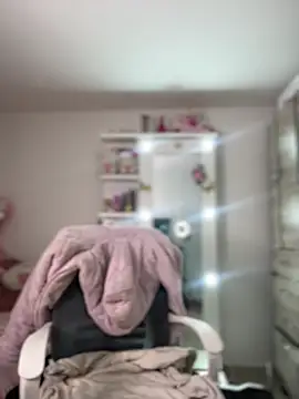 Emmily 19 online show from 02.25.25