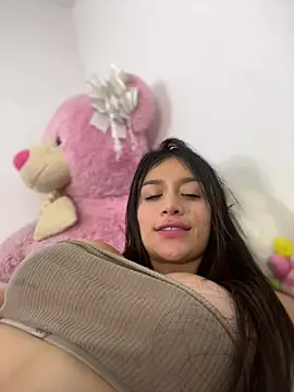 Emmily 19 online show from 03.18.25