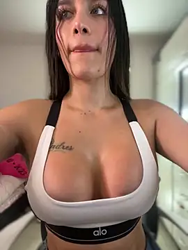 Emmily 19 online show from 11.11.25