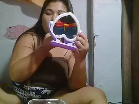 Snapshot of Creamsweetpussy28 chatting on 02.22.25 Creamsweetpussy28 online show from 02.22.25