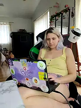 ScarletCallings420 online show from 01.24.25