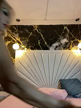 Snapshot of scarlett_sexx69 chatting on 04.22.26 scarlett sexx69 online show from 04.22.26