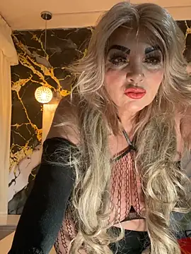 Snapshot of scarlett_sexx69 chatting on 04.29.26 scarlett sexx69 online show from 04.29.26