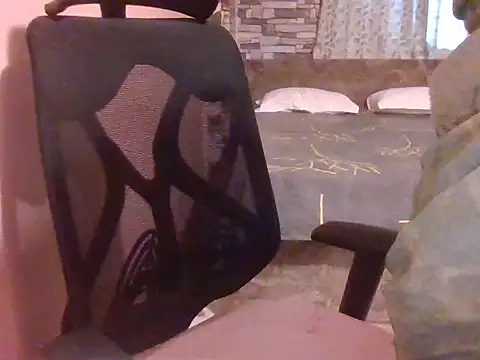 Pinky 4 online show from 11.20.25