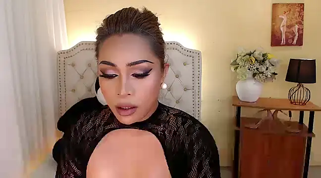 Snapshot of DreamLADYBOY chatting on 01.11.25 DreamLADYBOY online show from 01.11.25
