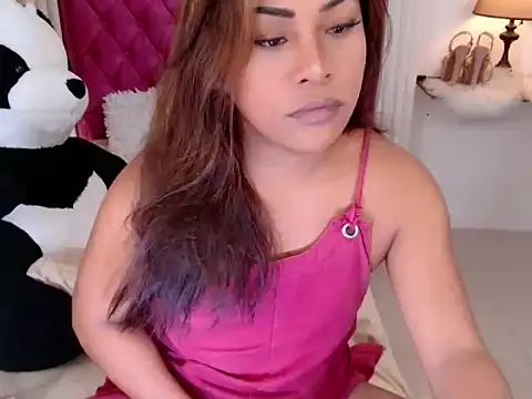 Snapshot of DreamLADYBOY chatting on 10.14.25 DreamLADYBOY online show from 10.14.25