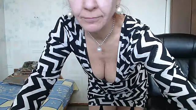 Snapshot of MilayaDFlow chatting on 02.15.25 MilayaDFlow online show from 02.15.25