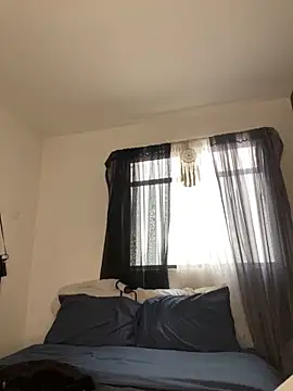 trianawhite online show from 09.29.25