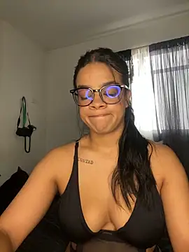 trianawhite online show from 04.07.26