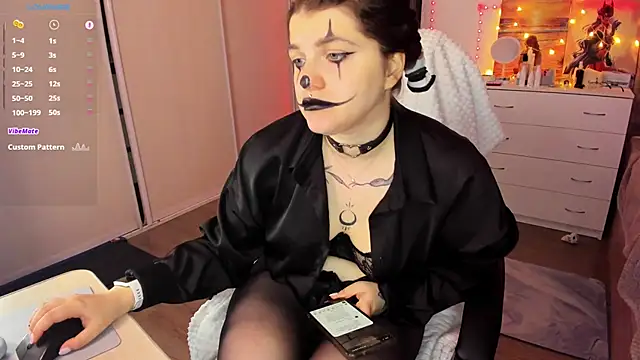 Ophelia mm online show from 11.02.25