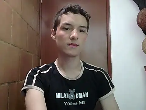 Snapshot of andys_26 chatting on 04.15.26 andys 26 online show from 04.15.26