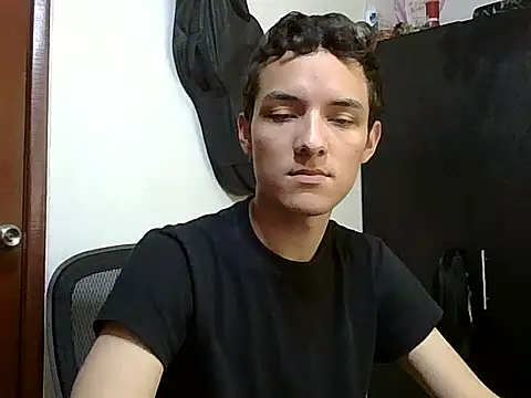 Snapshot of andys_26 chatting on 04.21.26 andys 26 online show from 04.21.26