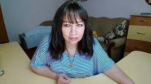 Snapshot of Lucretia_Goldi_ chatting on 10.19.25 Lucretia Goldi  online show from 10.19.25