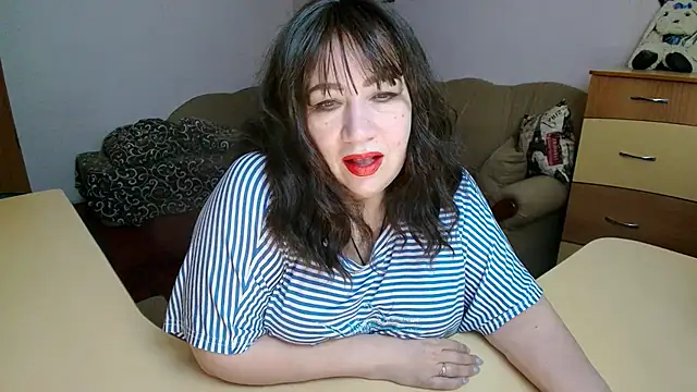 Lucretia Goldi  online show from 02.25.26