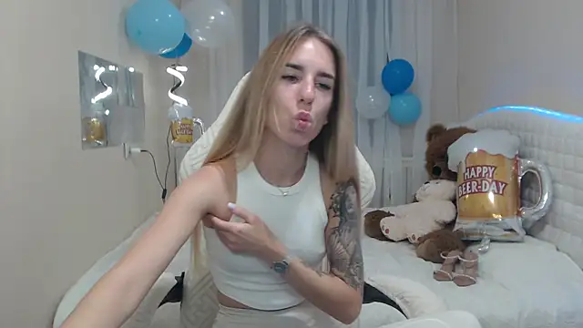 Snapshot of DeboraHorny chatting on 09.22.25 DeboraHorny online show from 09.22.25