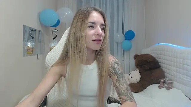 Snapshot of DeboraHorny chatting on 10.02.25 DeboraHorny online show from 10.02.25