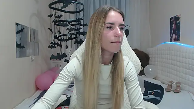 Snapshot of DeboraHorny chatting on 10.17.25 DeboraHorny online show from 10.17.25