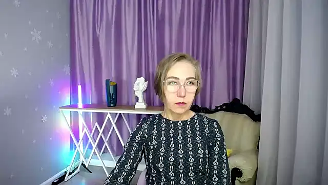 queen a n i online show from 10.14.25