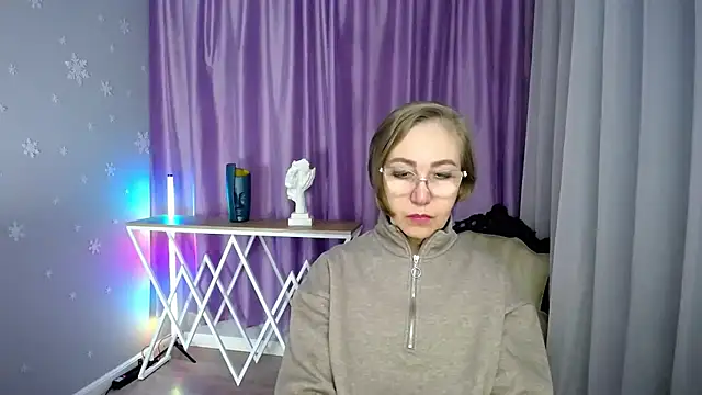 queen a n i online show from 11.01.25