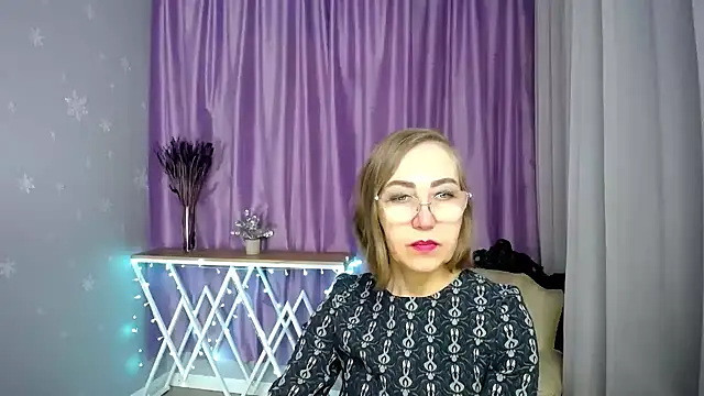 queen a n i online show from 04.13.26