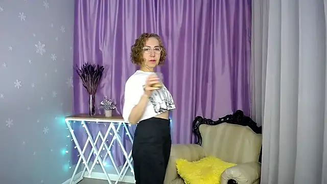 queen a n i online show from 06.28.26