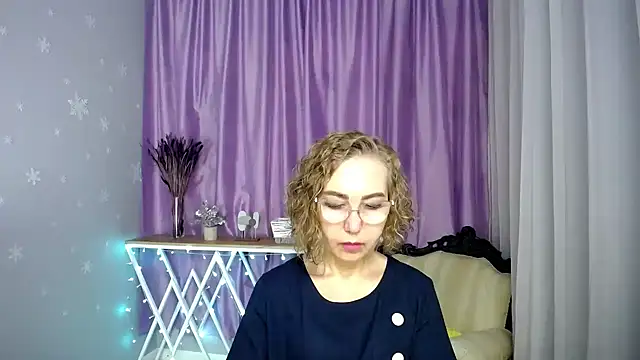 queen a n i online show from 07.08.26