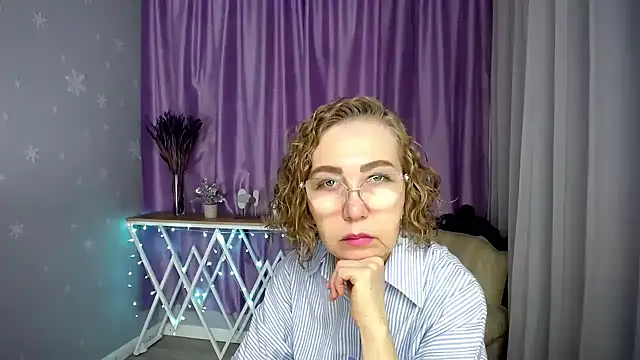 queen a n i online show from 07.09.26