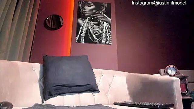 Snapshot of MuscleJohn chatting on 03.30.26 MuscleJohn online show from 03.30.26