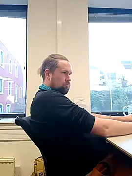 Snapshot of Tj1sen chatting on 12.09.24 Tj1sen online show from 12.09.24