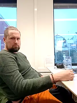 Snapshot of Tj1sen chatting on 01.08.25 Tj1sen online show from 01.08.25