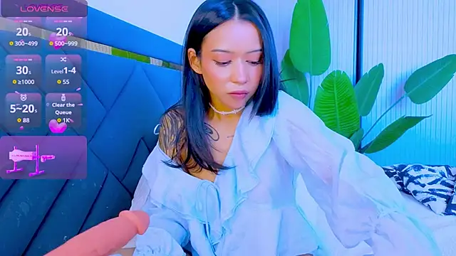 Snapshot of Mia_Tin chatting on 04.20.26 Mia Tin online show from 04.20.26