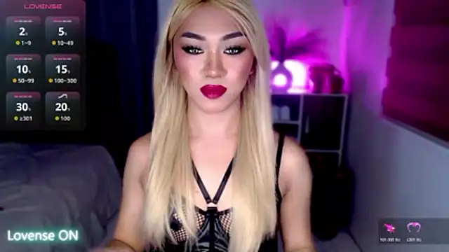 Snapshot of Local_Hoelyx chatting on 12.20.25 Local Hoelyx online show from 12.20.25