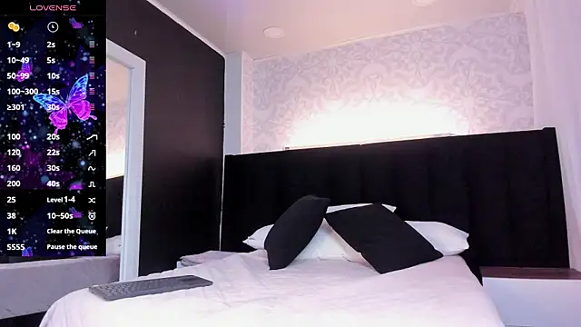  liathompsom09 online show from 01.18.25