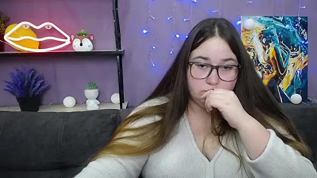 Snapshot of XX_Daniella_XX chatting on 01.28.25 XX Daniella XX online show from 01.28.25