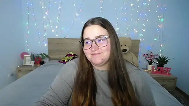 Snapshot of XX_Daniella_XX chatting on 01.28.25 XX Daniella XX online show from 01.28.25