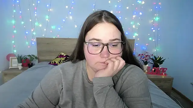 Snapshot of XX_Daniella_XX chatting on 01.28.25 XX Daniella XX online show from 01.28.25