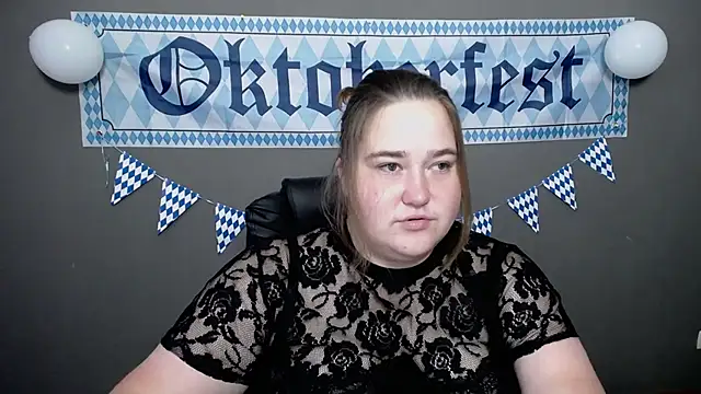 Snapshot of XX_Daniella_XX chatting on 09.23.25 XX Daniella XX online show from 09.23.25