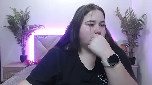 Snapshot of XX_Daniella_XX chatting on 10.06.25 XX Daniella XX online show from 10.06.25