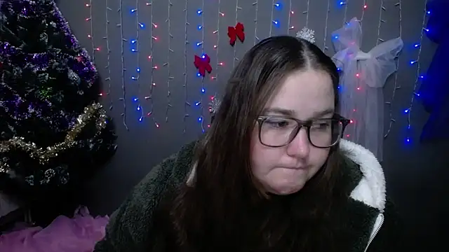 Snapshot of XX_Daniella_XX chatting on 12.21.25 XX Daniella XX online show from 12.21.25