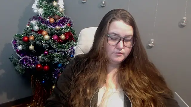 Snapshot of XX_Daniella_XX chatting on 12.22.25 XX Daniella XX online show from 12.22.25