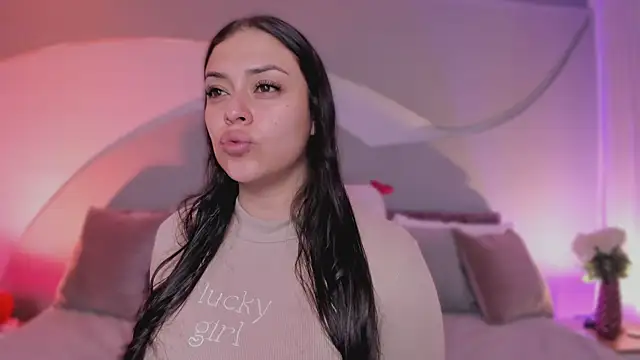 Nicolle W online show from 03.05.26