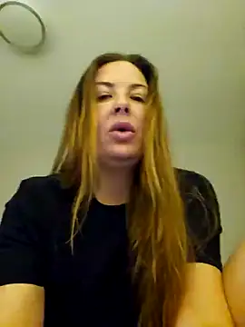 Snapshot of RebeccaXO_ chatting on 01.18.25 RebeccaXO online show from 01.18.25