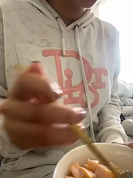 Snapshot of DulceMya6 chatting on 10.10.25 DulceMya6 online show from 10.10.25