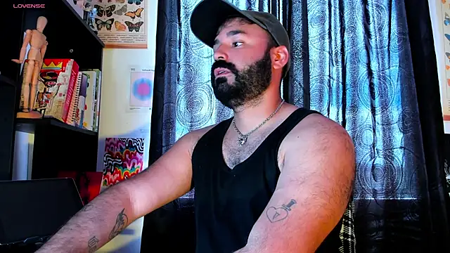 Snapshot of johnnyalx chatting on 05.15.26 johnnyalx online show from 05.15.26