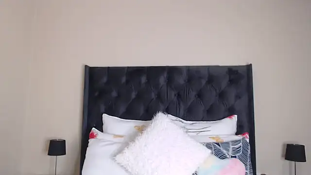 Snapshot of Sexynaughty_Gal chatting on 02.13.26 Sexynaughty Gal online show from 02.13.26