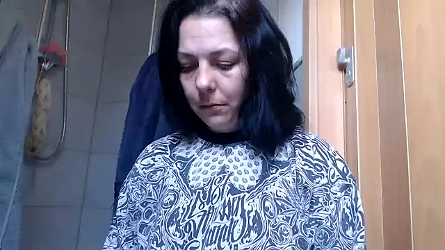 Snapshot of LaraLoviaAndFriends chatting on 03.08.25 LaraLoviaAndFriends online show from 03.08.25