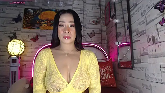 Snapshot of AsianMilfSheryl chatting on 12.23.24 AsianMilfSheryl online show from 12.23.24