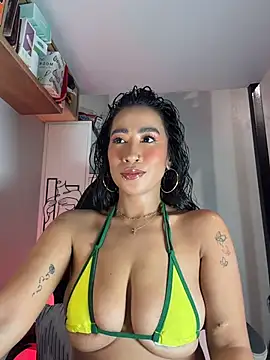 Snapshot of AsianMilfSheryl chatting on 07.28.26 AsianMilfSheryl online show from 07.28.26